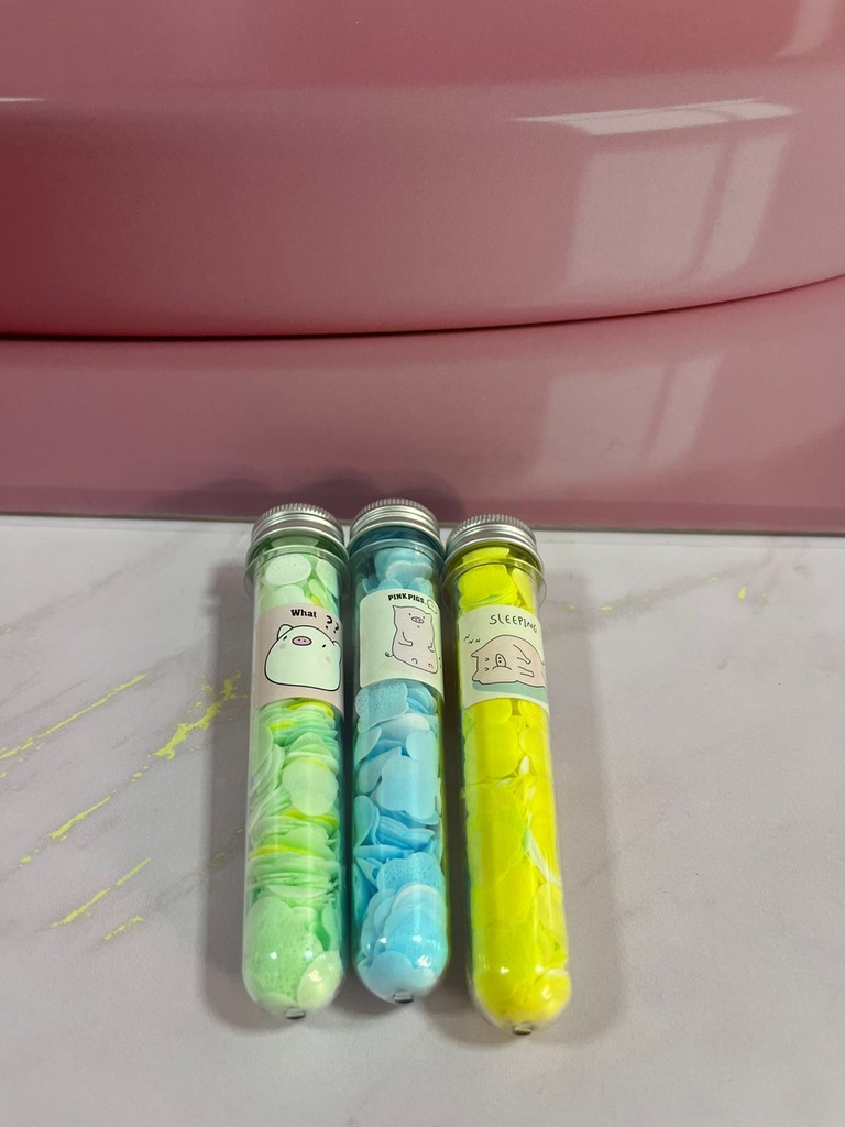 Jabón en pétalos de papel